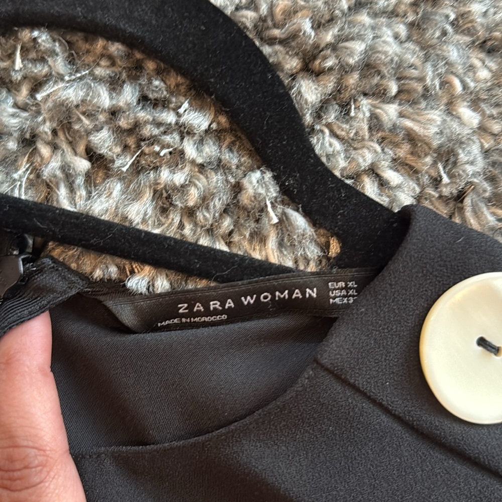 Zara Black blouse with White Button Accent - Picture 2 of 2